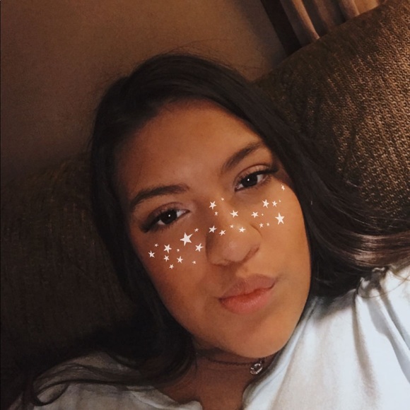 Meet your Posher, Sierra - Picture 1 of 1